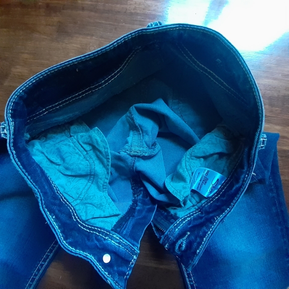 Silver Jeans Suki Mid Straight Fluid - Picture 5 of 16